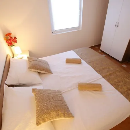 House Pesa فير